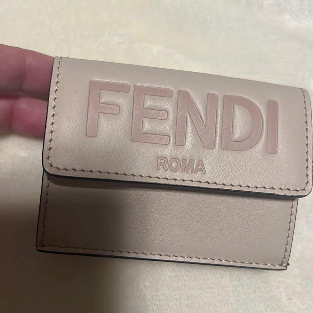Fendi micro trifold wallet ❤️